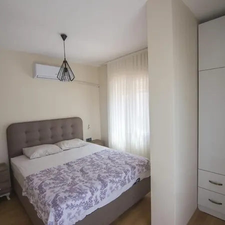Alacati Mustakil Havuzlu 别墅 *